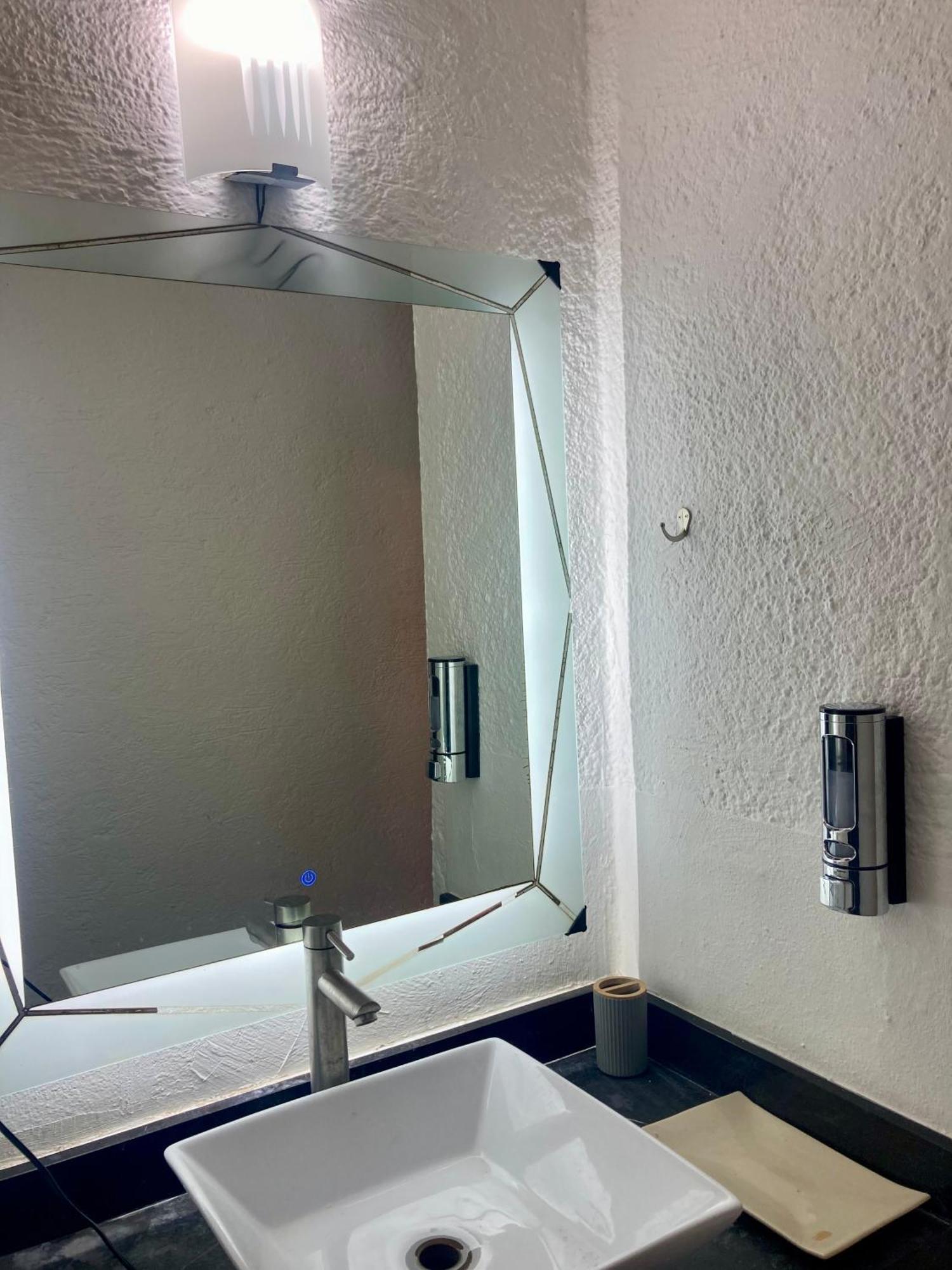 Cancun Oceanfront, Entire Apartment Exterior photo